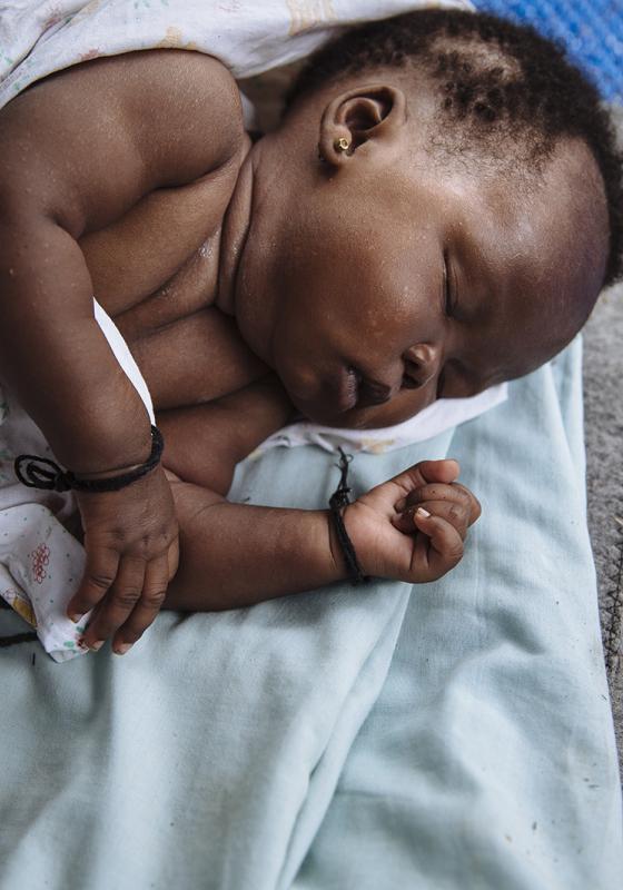 Bebé africano refugiado
