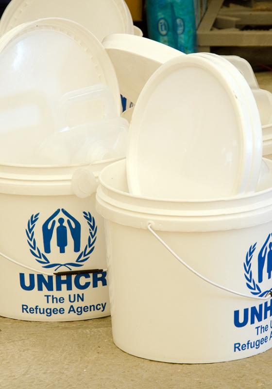 Cubos de ayuda humanitaria