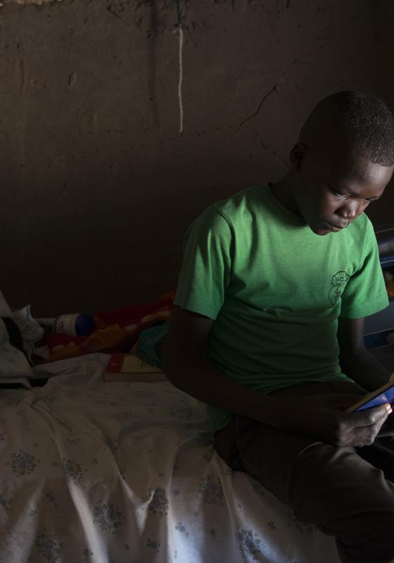 Emmanuel, uno de los muchos niños huérfanos que ha dejado la guerra en Sudán del Sur. Foto: ACNUR/C. Delfosse Emmanuel, uno de los muchos niños huérfanos que ha dejado la guerra en Sudán del Sur. Foto: ACNUR/C. Delfosse