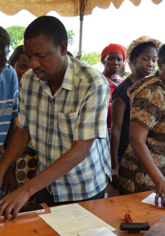 Grupo de la etnia Makondé en Kenia podrán votar y casarse Etnia Makondé en Kenia dejará de ser apátridas tras 80 años sin ser reconocidos