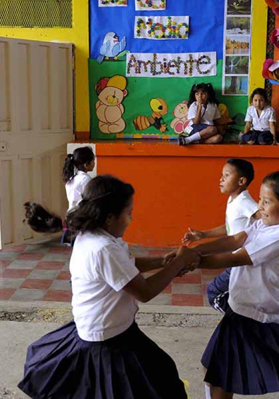 Niñas en el colegio Niñas en el colegio