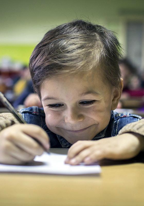 Omar un niño de 8 en un cuerpo de 5 años Omar un niño de 8 en un cuerpo de 5 años