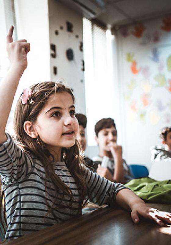 Niña refugiada iraquí en Grecia niña_refugiada_iraqui