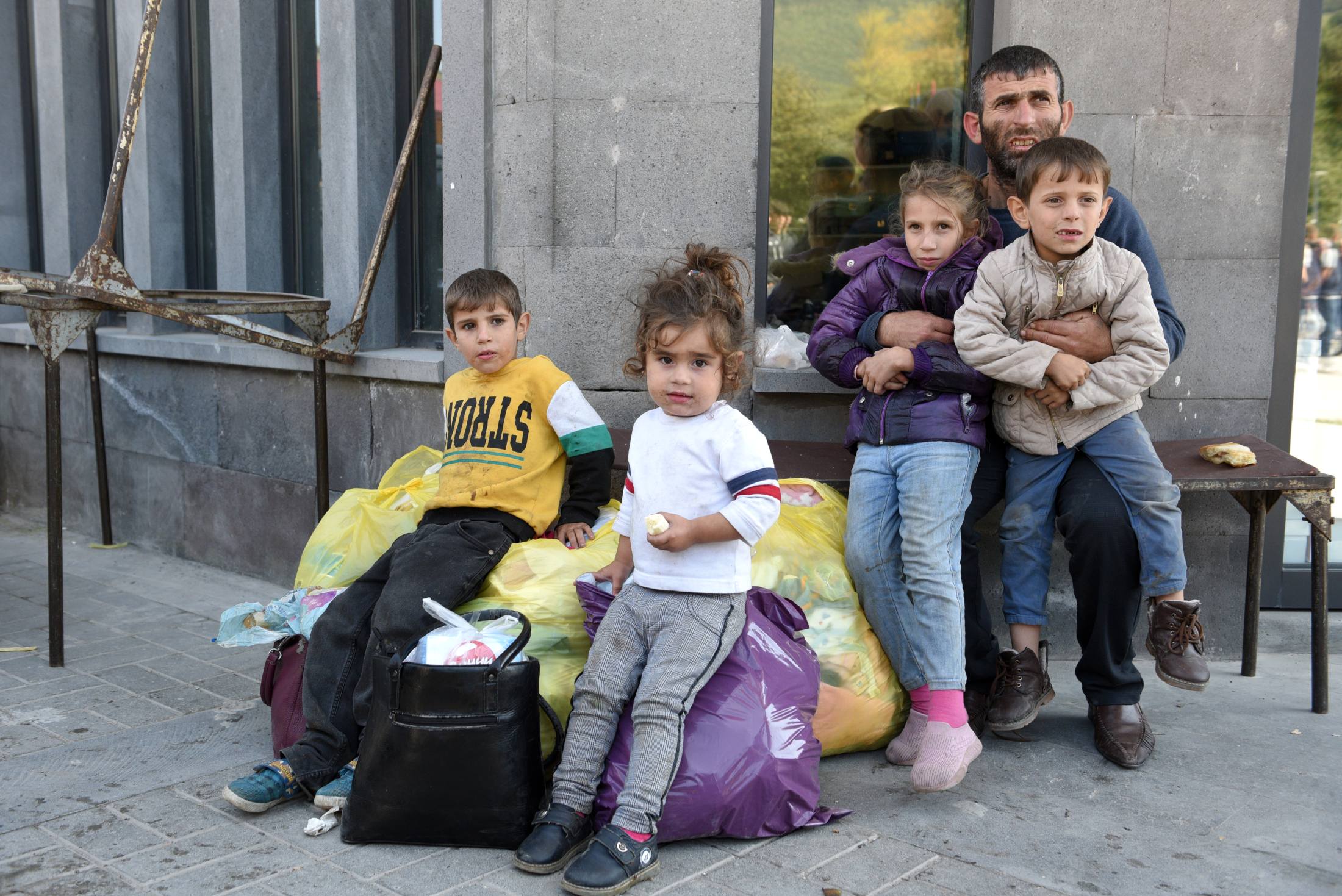 familia refugiada armenia