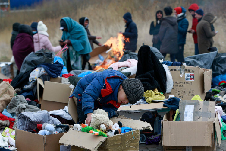 Personas refugiadas de Ucrania reciben ayuda