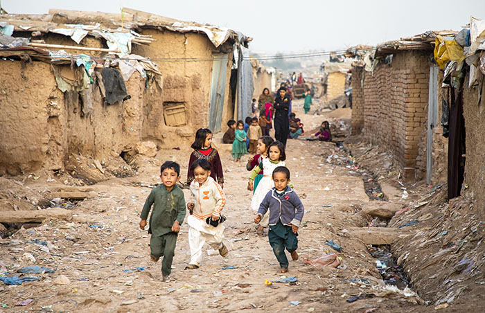 Niños afganos desplazados 