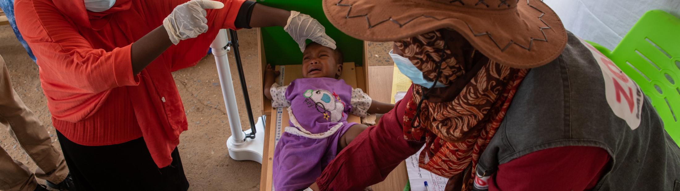 Supervivencia infantil en Sudán: la lucha contra el sarampión y la desnutrición