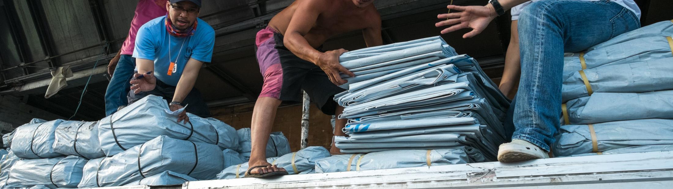  Tifón Haiyán: surgen nuevas necesidades a medida que las comunidades desplazadas tratan de rehacer sus vidas