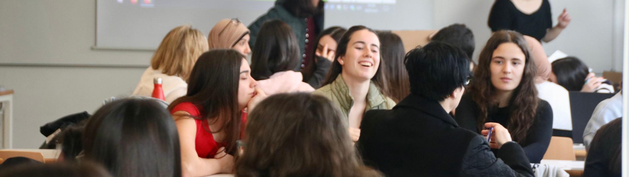 Aprender a enseñar sobre el desplazamiento forzado: personas refugiadas y futuro profesorado comparten experiencias en la UPV-EHU