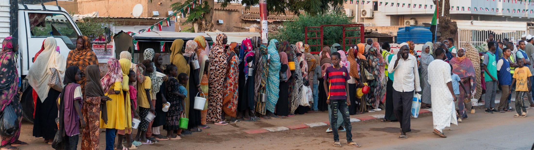 Brutal violencia en El Fasher: miles de personas huyen en Sudán