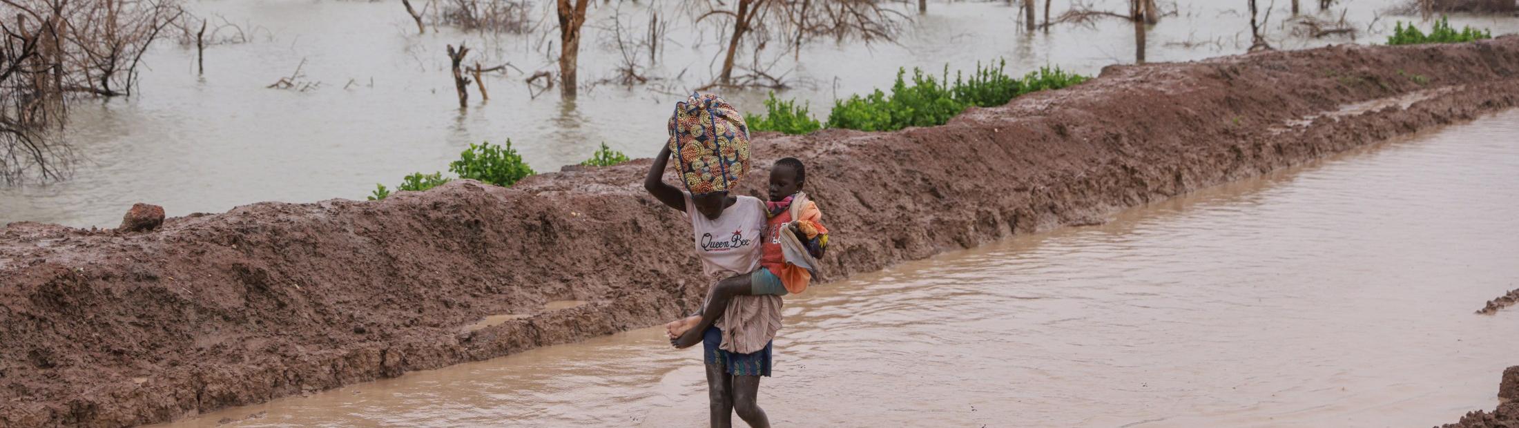 Las inundaciones en Sudán del Sur desplazan a más de 100.000 personas
