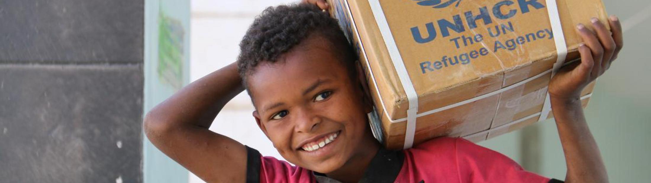 ACNUR entrega ayuda a 1.000 familias sitiadas en Yemen