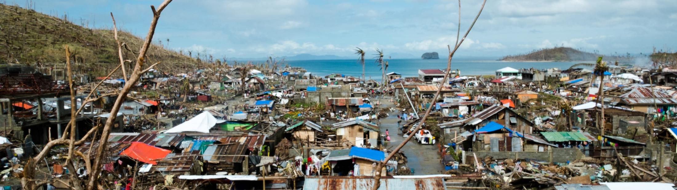 Tifón Haiyan: ACNUR entrega ayuda de emergencia en Tacloban
