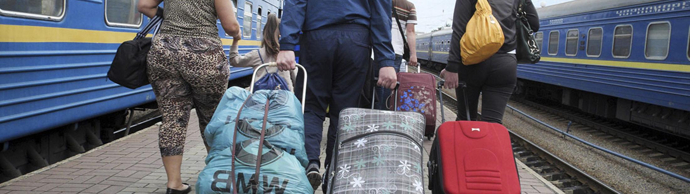 Miles de personas siguen huyendo de sus casas por la violencia en Ucrania