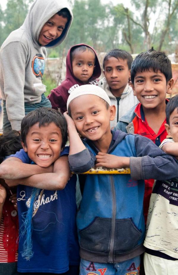 Derechos de los niños: un pilar fundamental para el futuro () Derechos de los niños: un pilar fundamental para el futuro