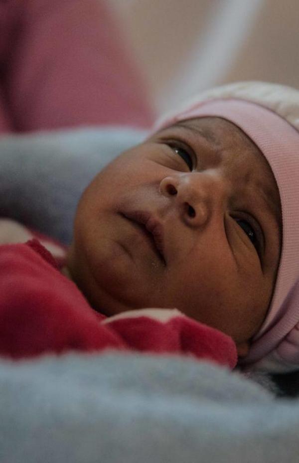 Dar a luz en medio de la huida: el drama de las madres refugiadas