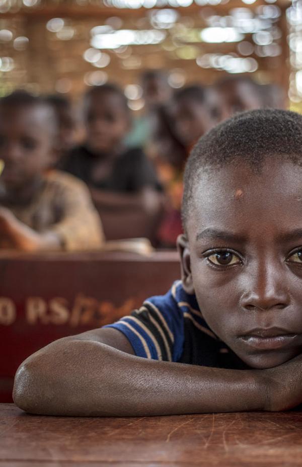 El coronavirus amenaza la educación de la niñez refugiada