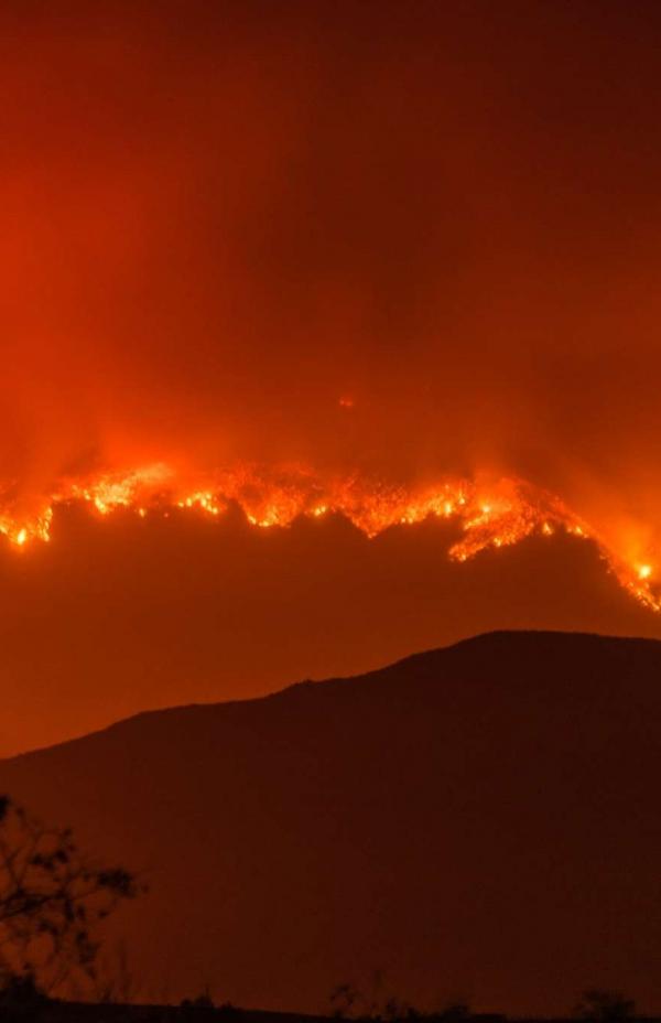 El fuego arrasa la región de Valparaíso en Chile