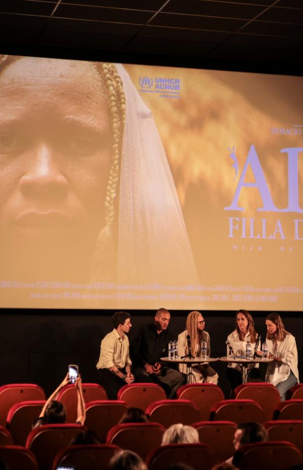 Socios, donantes y colaboradores asisten al preestreno del documental "Adi, filla da luz"