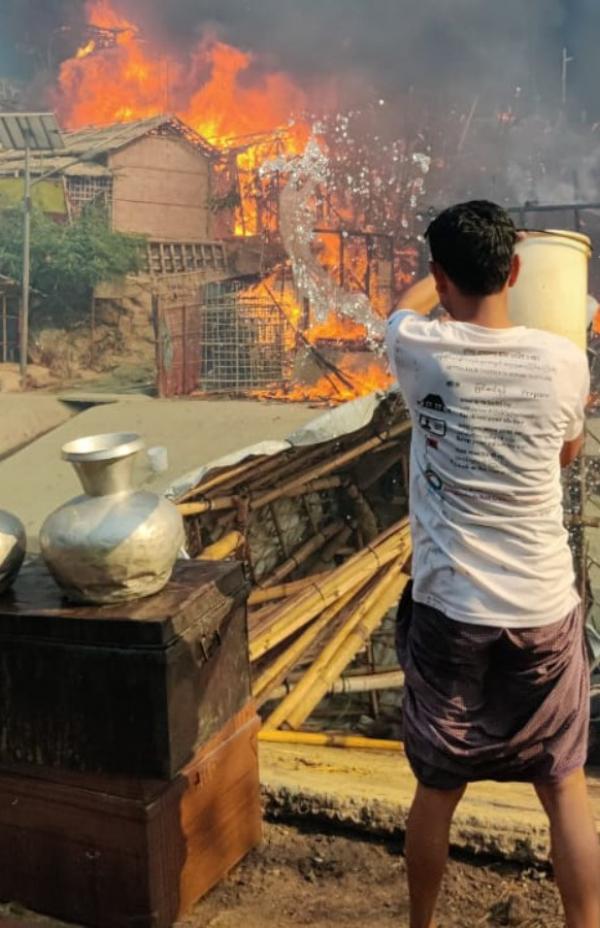 Incendio en el campo de refugiados rohingya de Bangladesh