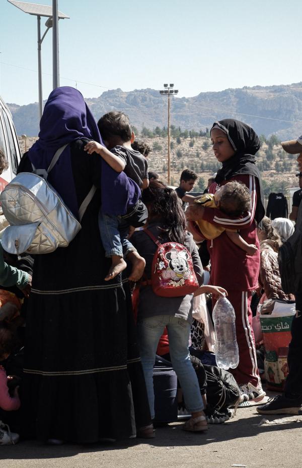 Récord global de desplazamientos forzados que agrava la crisis humanitaria existente 