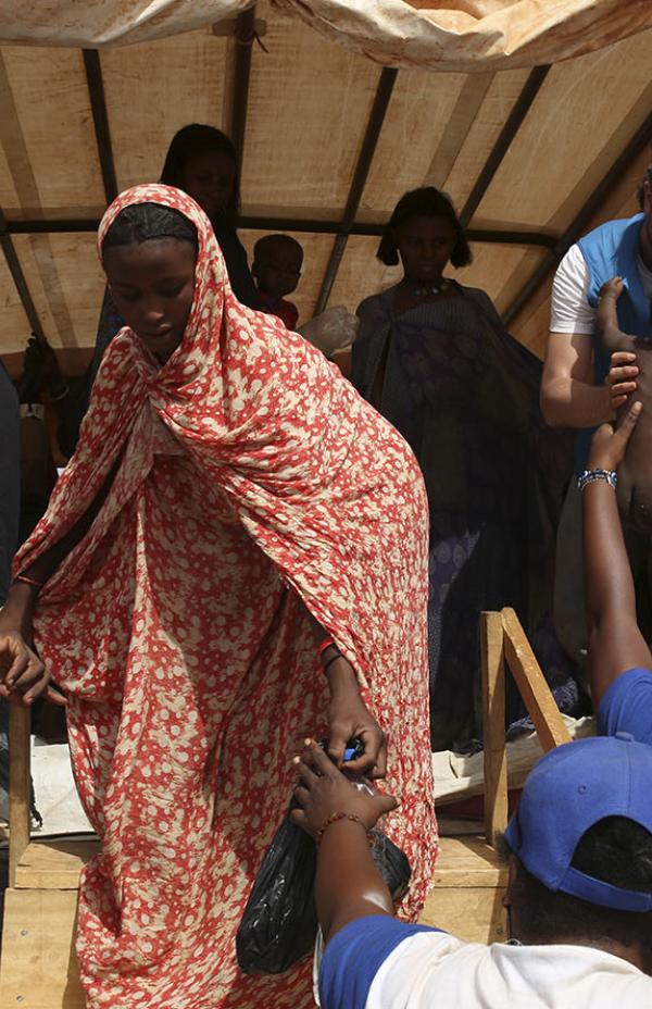 Emergencia Sahel: ACNUR entrega ayuda de emergencia en Níger
