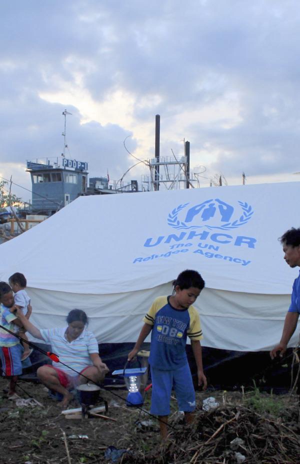 Tifón Haiyán: Ayudando a los supervivientes a regresar a tierra firme