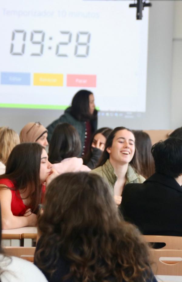 Aprender a enseñar sobre el desplazamiento forzado: personas refugiadas y futuro profesorado comparten experiencias en la UPV-EHU