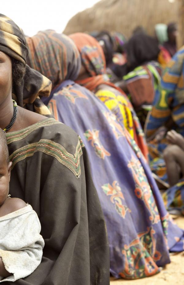 ACNUR lleva agua potable a decenas de miles de refugiados de Mali