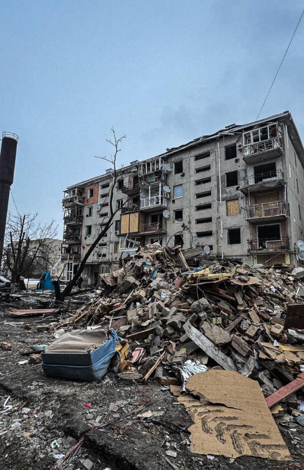 No hay lugar seguro en Ucrania: cuatro años de guerra total y desplazamiento