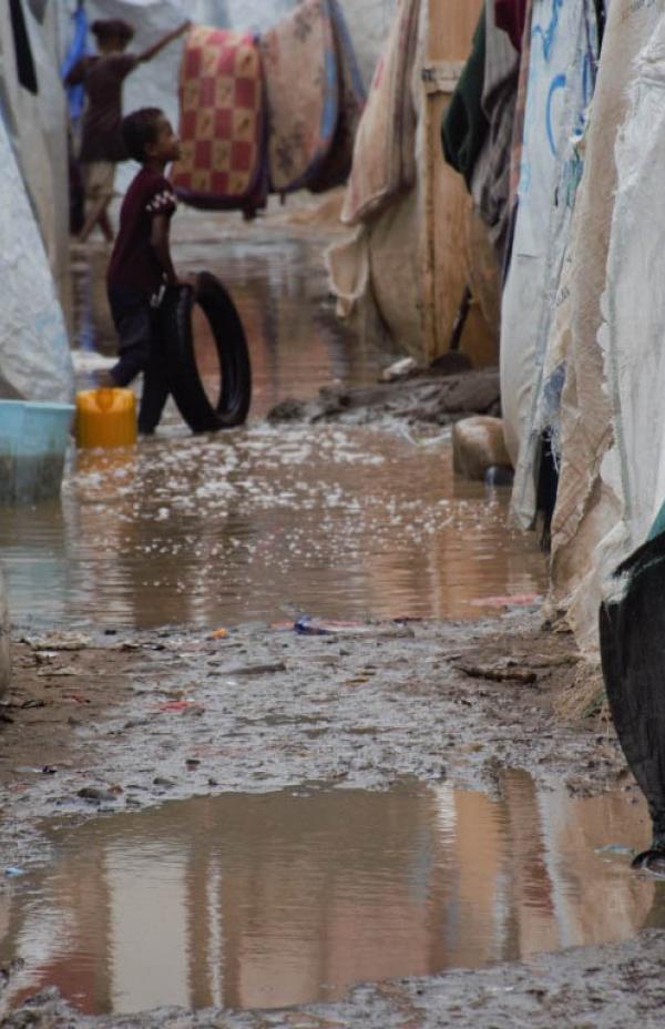 Miles de afectados y nuevos desplazamientos forzados por las inundaciones en Yemen 
