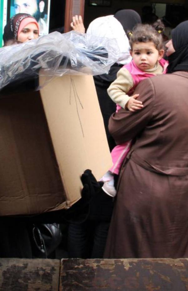Miles de sirios siguen huyendo mientras el conflicto se recrudece