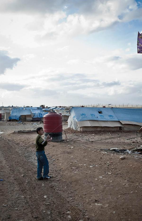 ACNUR comienza a trasladar a miles de refugiados sirios a un nuevo campo en Irak