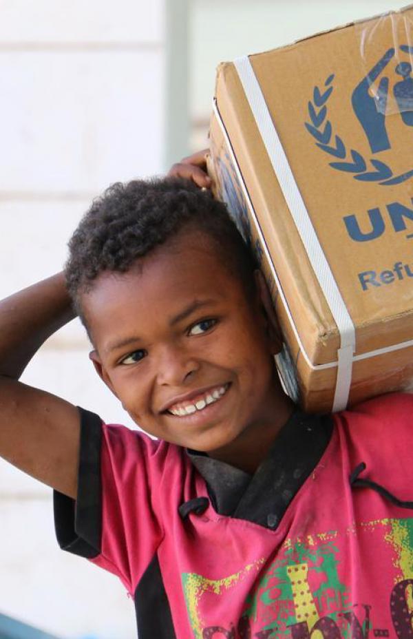 ACNUR entrega ayuda a 1.000 familias sitiadas en Yemen