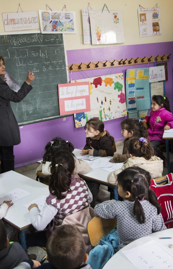 Dobles turnos de clases para los jóvenes refugiados en el Líbano