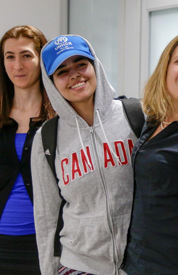 La chica que huyó de Arabia Saudí llega a Canadá