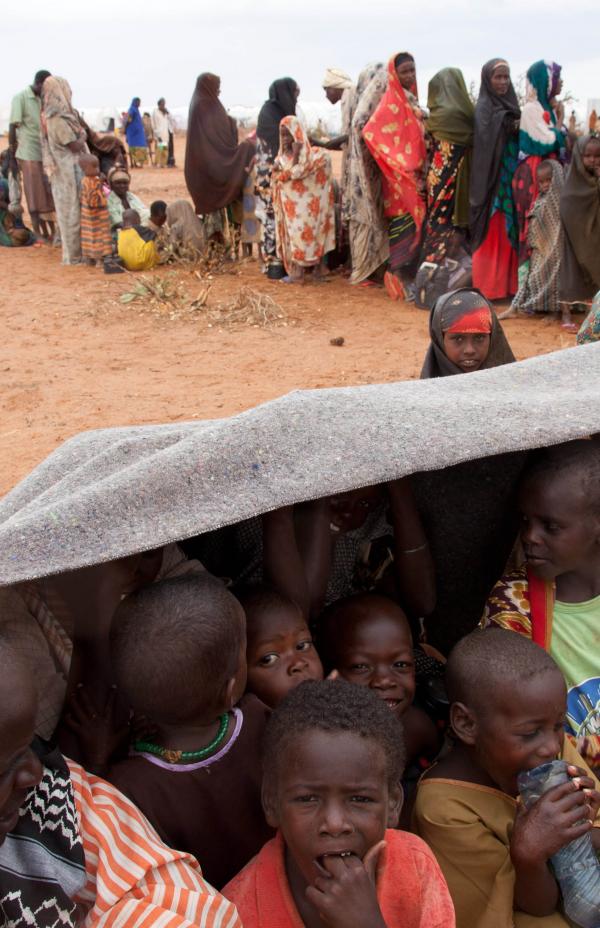 Doctor alarmado por tasa de muerte y desnutrición entre los refugiados somalíes