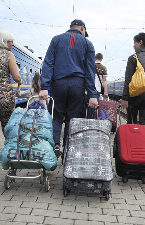 Miles de personas siguen huyendo de sus casas por la violencia en Ucrania
