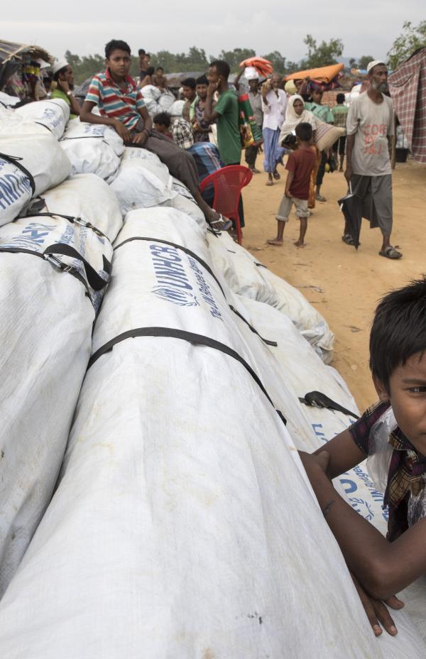 Bangladesh: ACNUR envía ayuda a los rohingya
