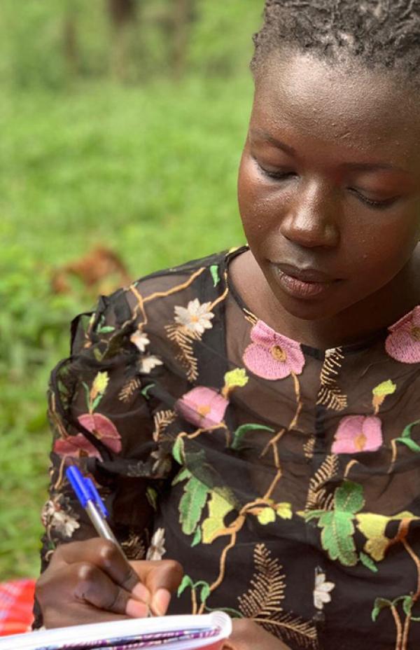 Cómo la guerra en Sudán del Sur cambió la vida de Bigoa, poetisa sursudanesa