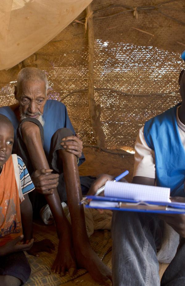 Un tuareg deja un buen trabajo para ayudar a los refugiados malienses