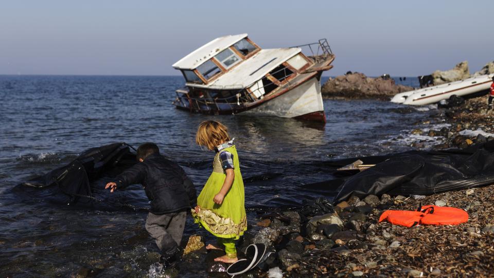 El barco de la muerte: la historia de algunos refugiados en Grecia