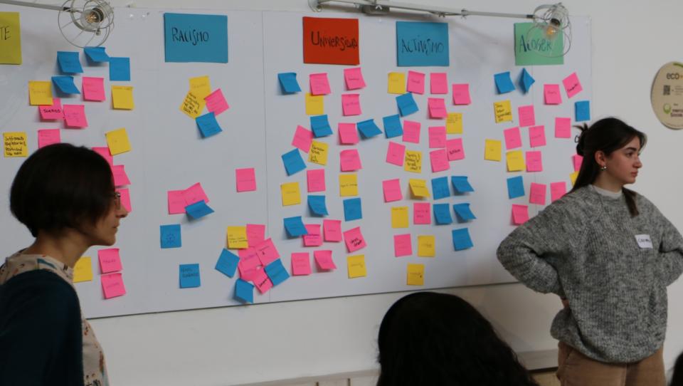 Reflexionar sobre el refugio desde la creatividad