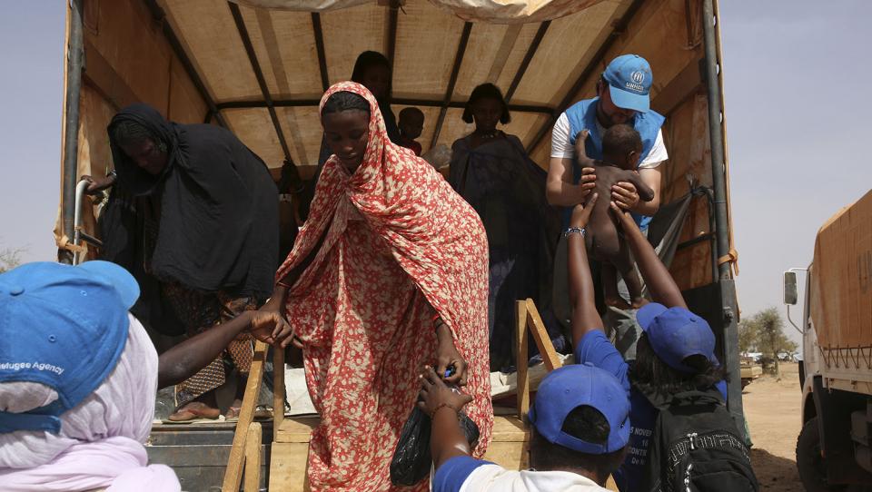 Emergencia Sahel: ACNUR entrega ayuda de emergencia en Níger