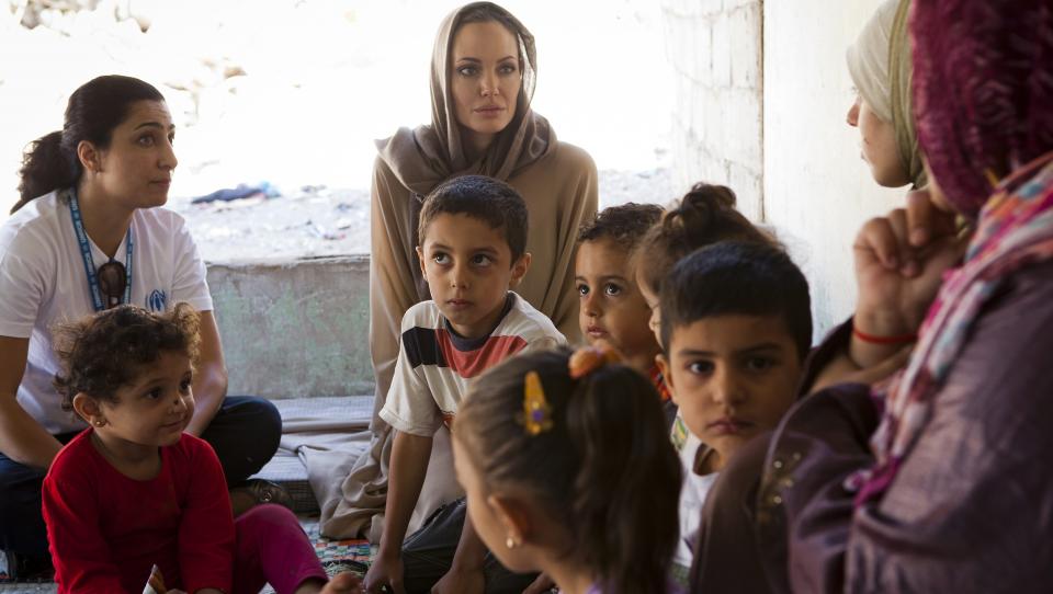  La Enviada Especial de ACNUR, Angelina Jolie, visita el Líbano y pide más ayuda para los niños de Siria