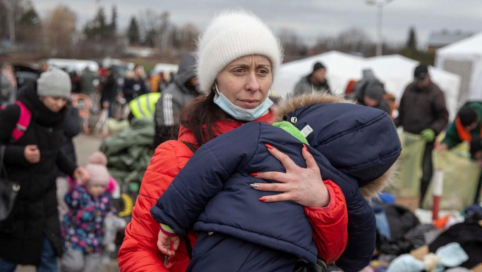 El éxodo de Ucrania: cientos de miles de refugiados y desplazados internos