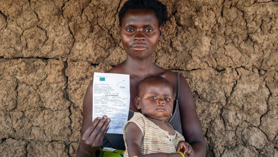 Documentos de identidad para las personas desplazadas, un pasaporte a sus derechos