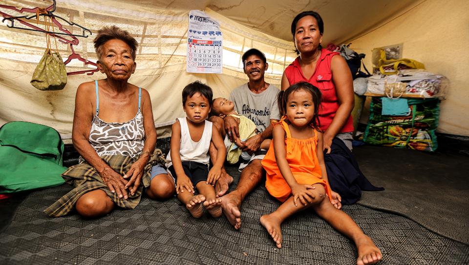 El trabajo de ACNUR con los refugiados y desplazados filipinos del tifón Haiyan