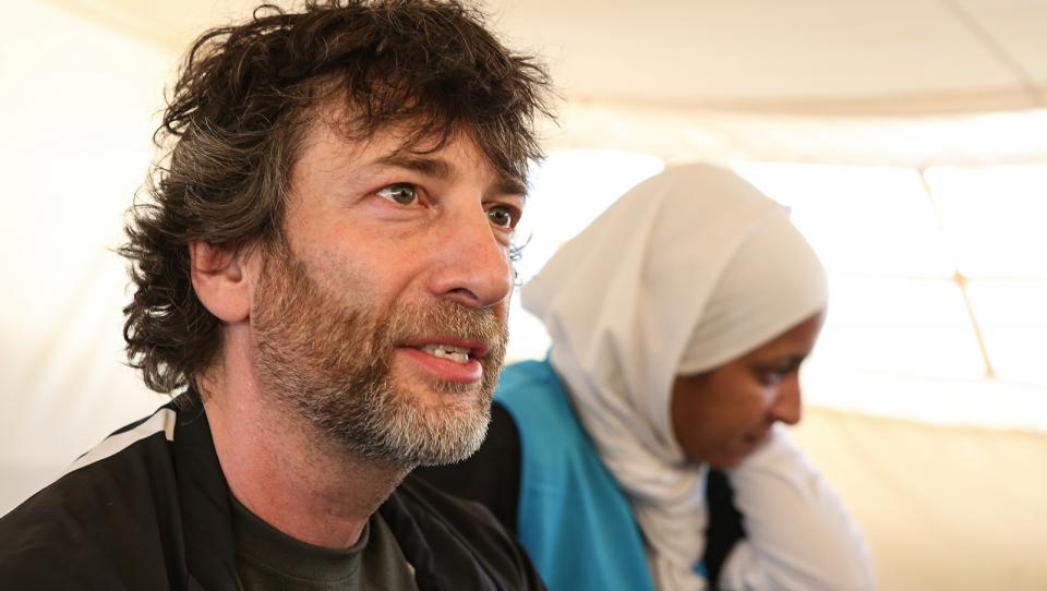 Neil Gaiman, embajador de buena voluntad de ACNUR