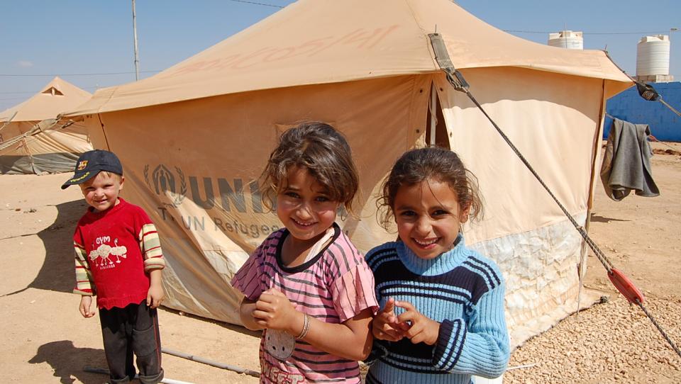 El número de refugiados sirios en el Líbano supera ya las 100.000 personas